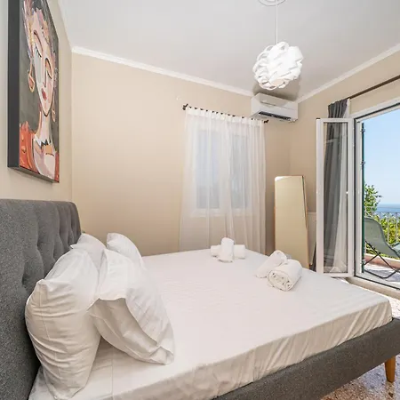 بيت للعطل Thea Mit Meerblick Auf Kefalonia *